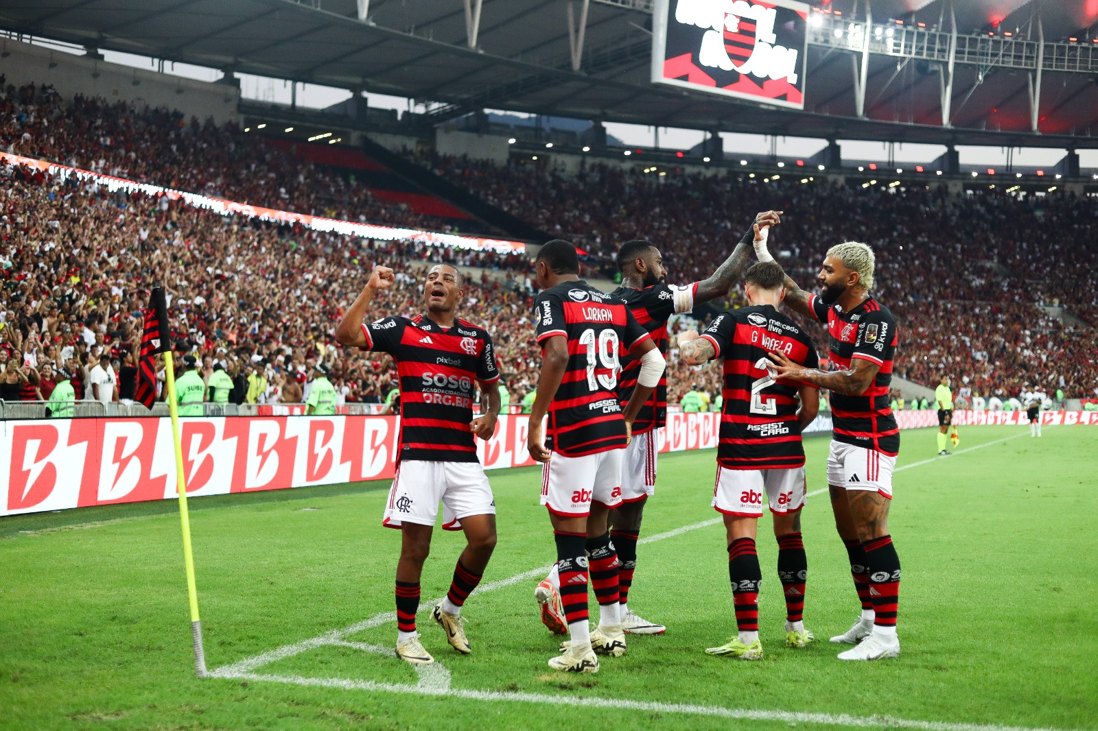 Que horas é o jogo do Flamengo contra o Cruzeiro neste domingo?