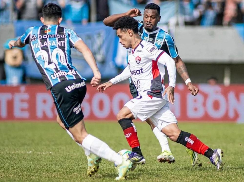 Antes de enfrentar o Flamengo, Vitória perde para o Grêmio e continua com série negativa