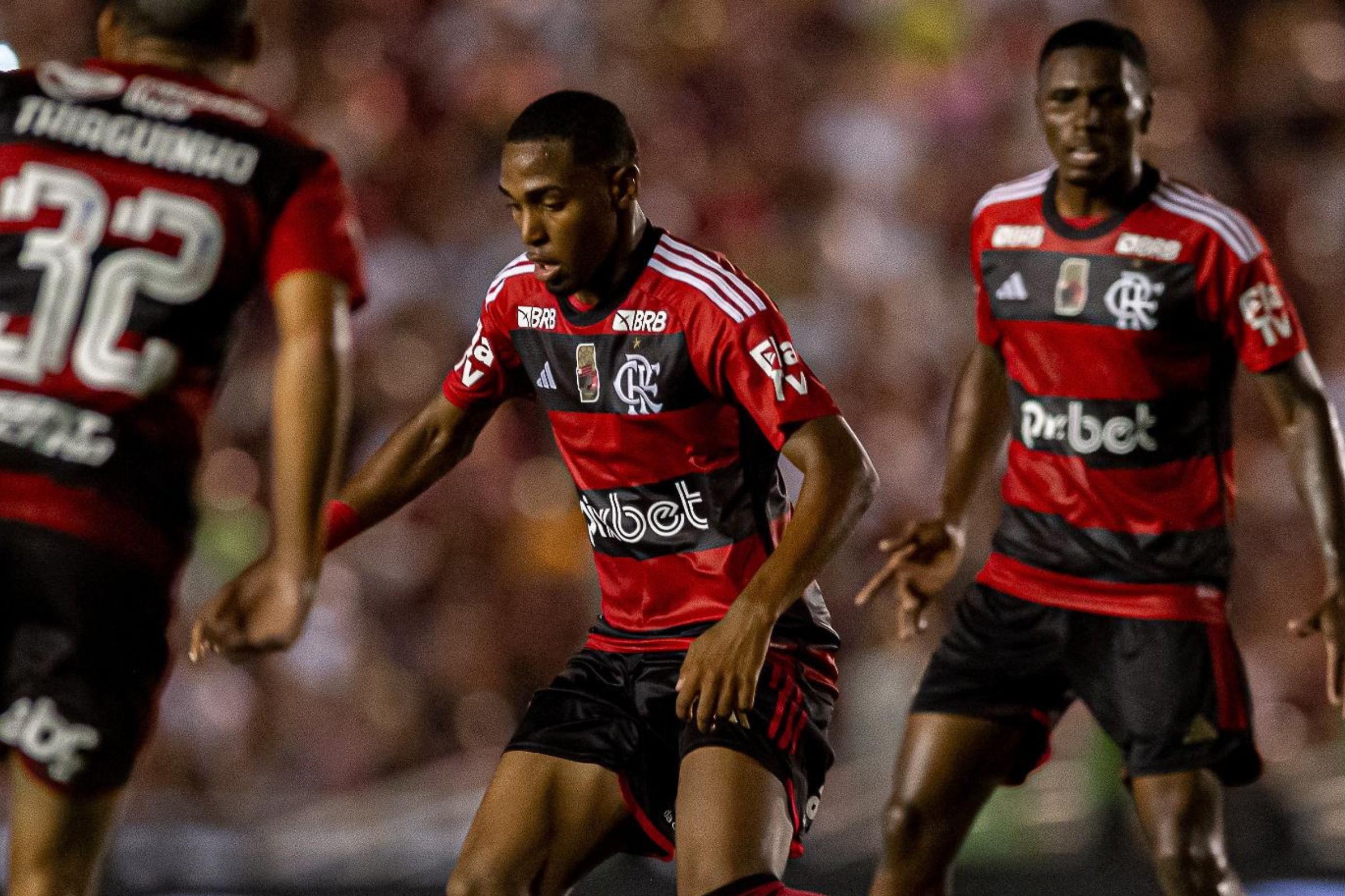 Lorran marca e Flamengo supera o Botafogo no Brasileirão Sub-20 - veja os gols