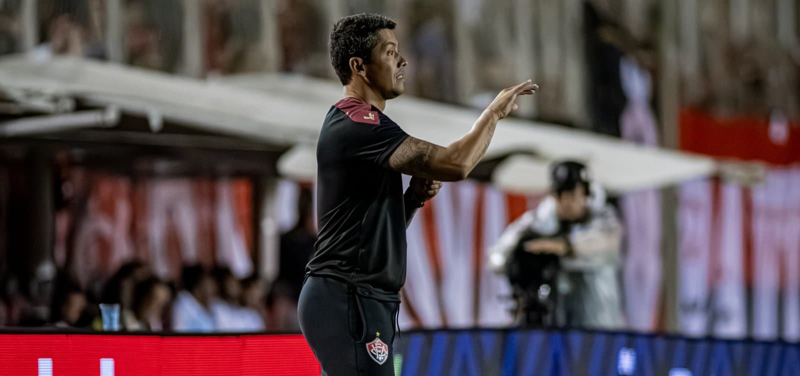 Técnico do Vitória lamenta gol sofrido no final: "A culpa é de todos"