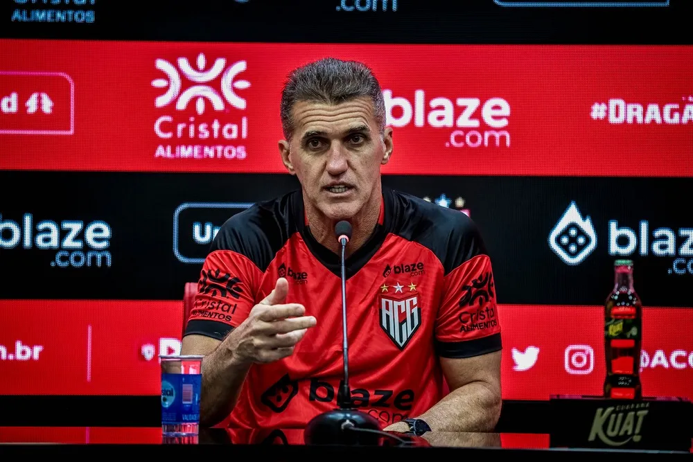 Próximo adversário do Flamengo, o Atlético-GO de Vagner Mancini ainda não venceu no Brasileirão