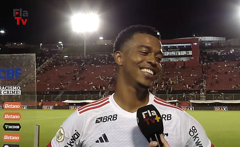 Carlinhos explica comemoração de gol: "É do Faraó, minha mãe colocava pra eu assistir o desenho"