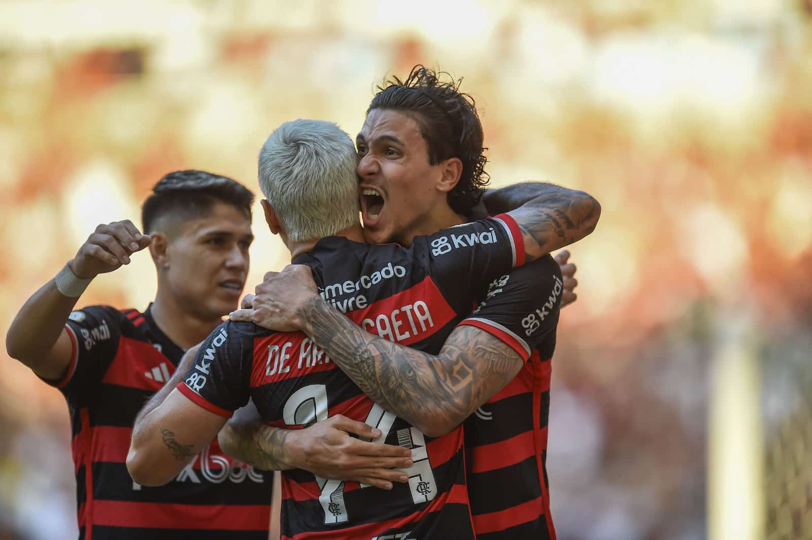 Dois jogadores recebem cartão amarelo e desfalcam o Flamengo na próxima partida do Brasileirão - confira