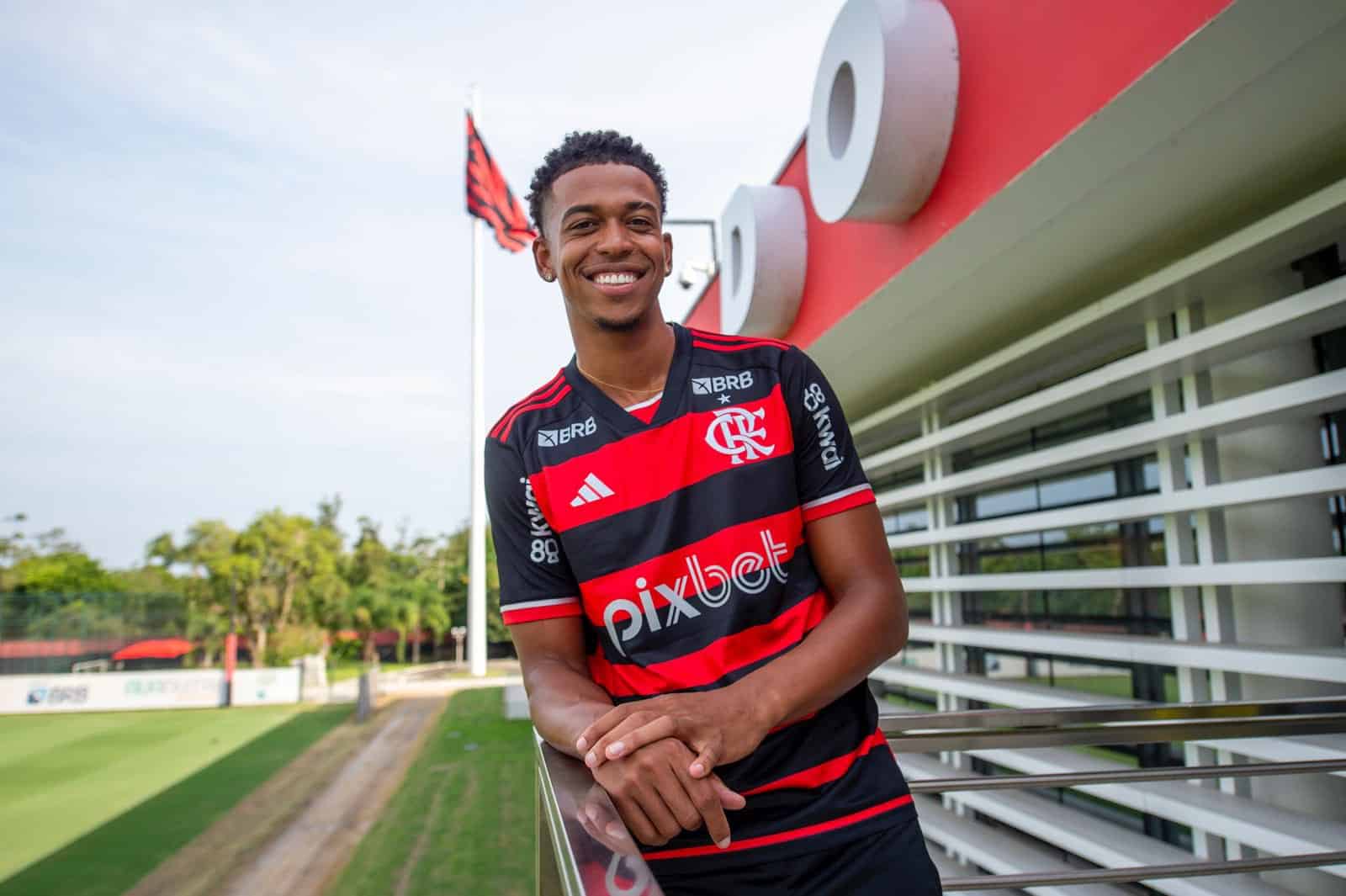 Com Carlinhos, Flamengo está escalado para encarar o Atlético-MG – veja  FlaResenha