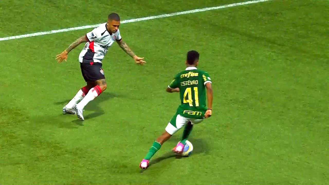 Estevão não se recupera a tempo e desfalca Palmeiras diante do Flamengo