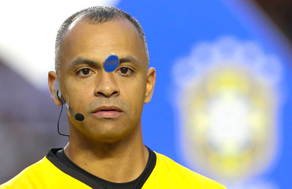 CBF define escala completa de arbitragem para Flamengo x Palmeiras na 22ª rodada - confira