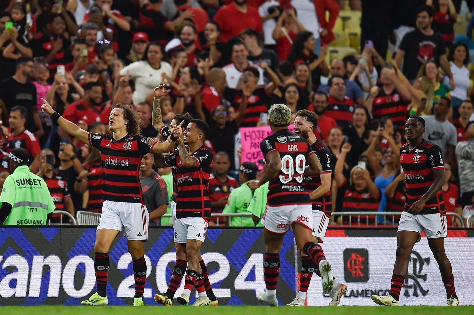 Flamengo chega com três desfalques para encarar o Palmeiras - confira a lista