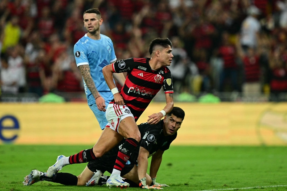 Flamengo vence o Bolívar por 2 a 0, faz o dever de casa e agora vai decidir na altitude - veja os gols da partida