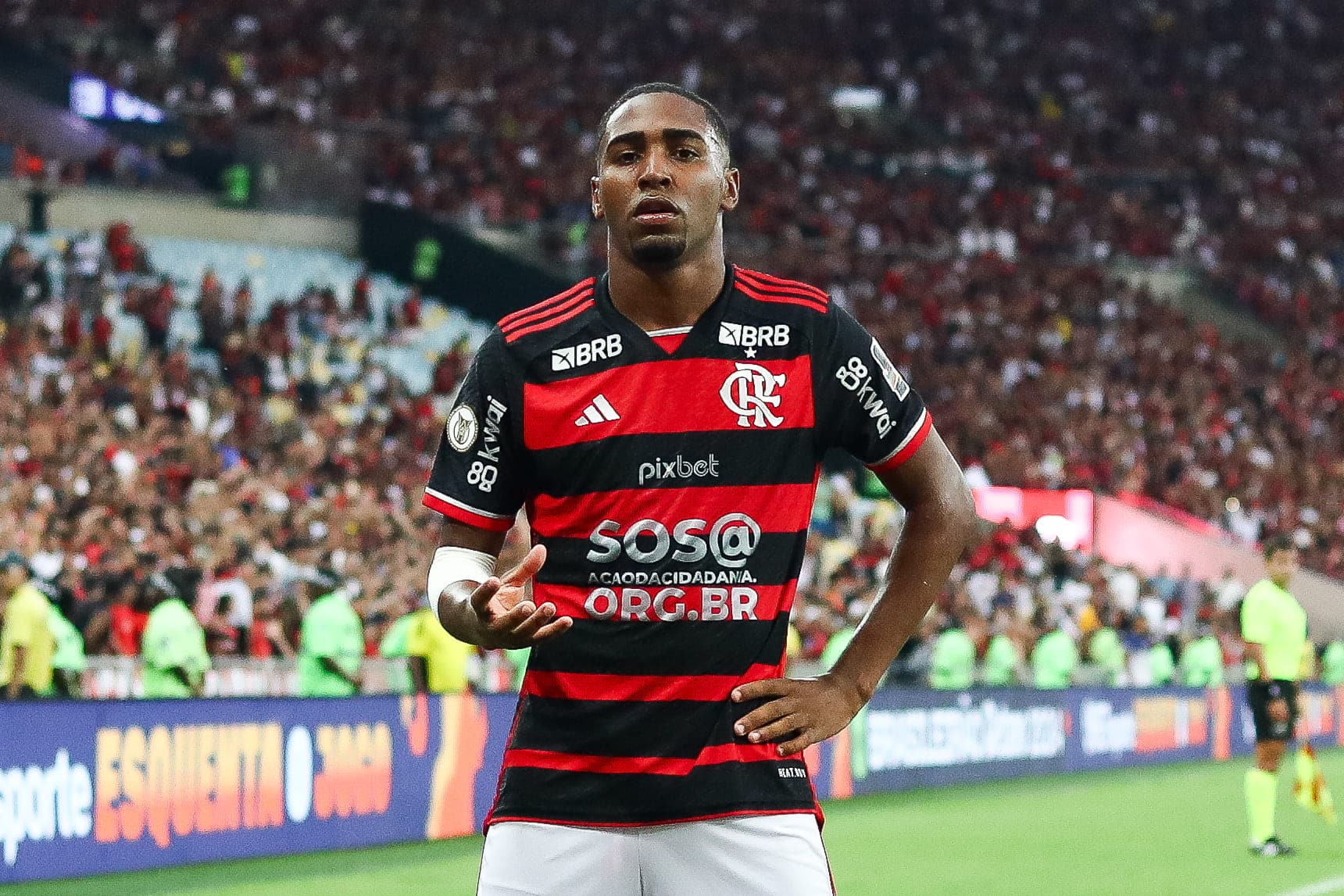 Lorran volta a ser opção no Flamengo após quatro jogos - veja a lista de relacionados