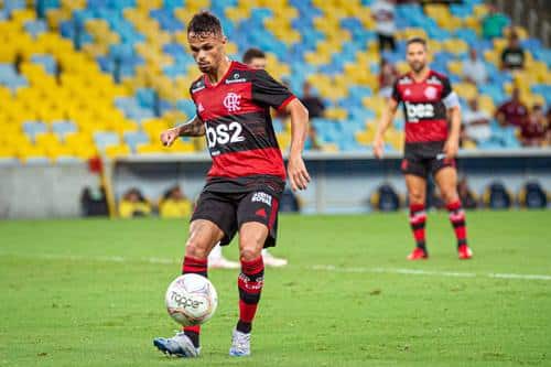 Antes deste domingo (25), último gol de Michael pelo Flamengo havia sido em sua despedida no Maracanã