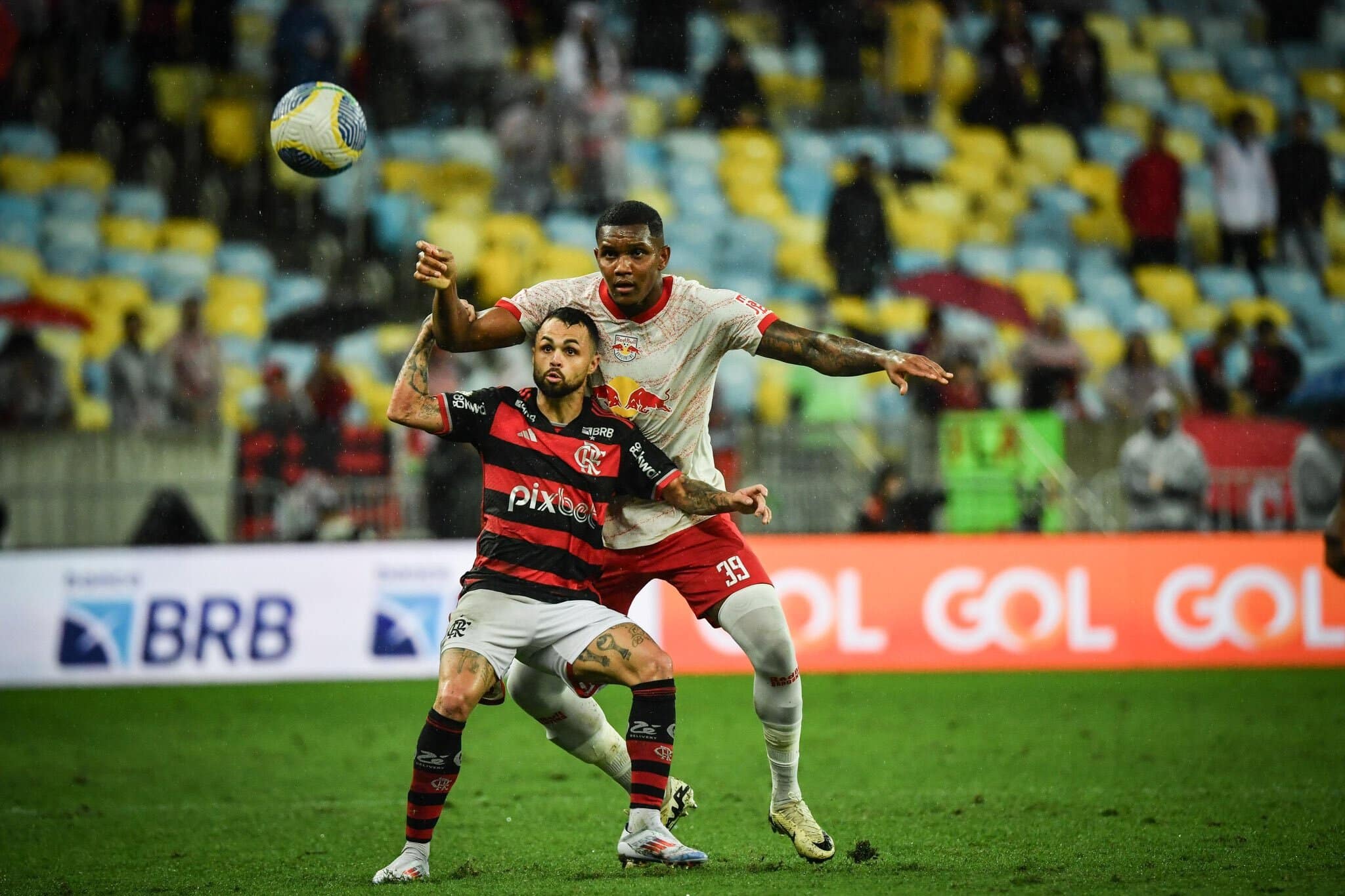 Flamengo sofre mais um gol de bola aérea e preocupação aumenta para o restante da temporada