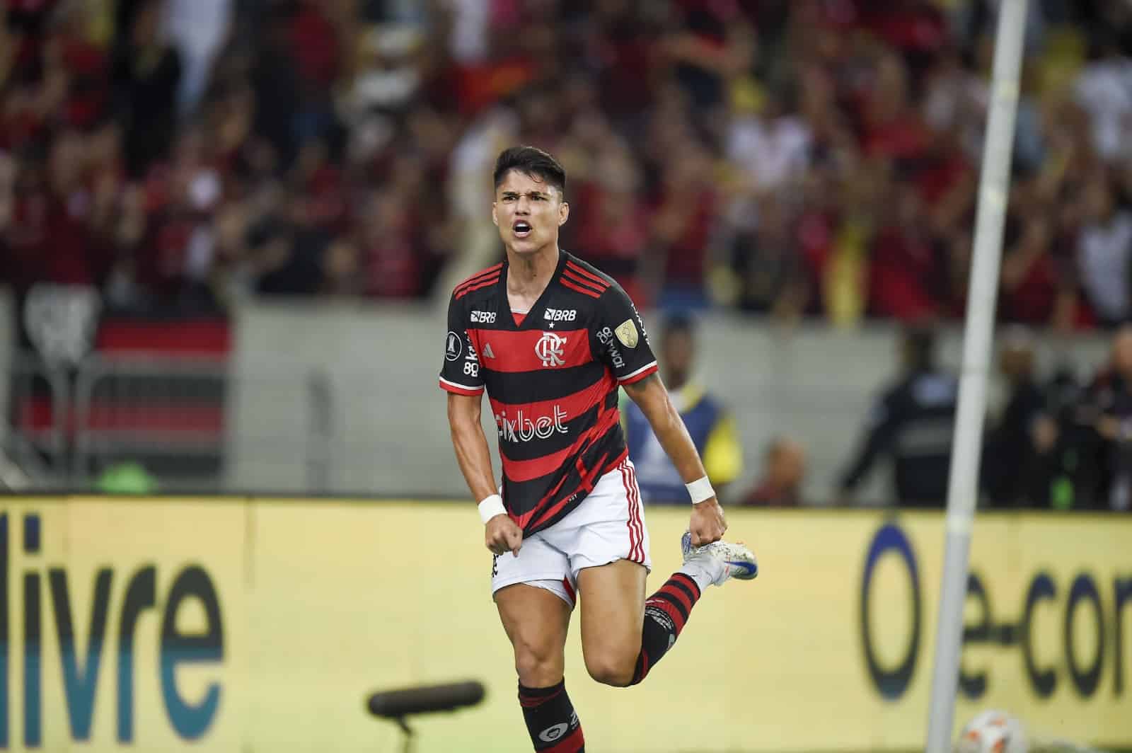 Luiz Araújo é o destaque do Flamengo contra o Bragantino - veja os números do camisa 7