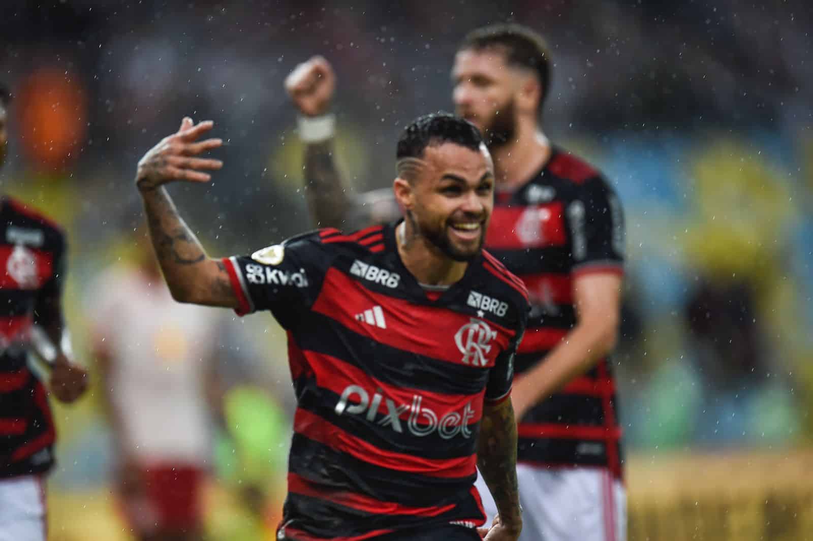 “Ouvia mais ele que Rogério Ceni e Domènec”, revela Michael ao elogiar Filipe Luís