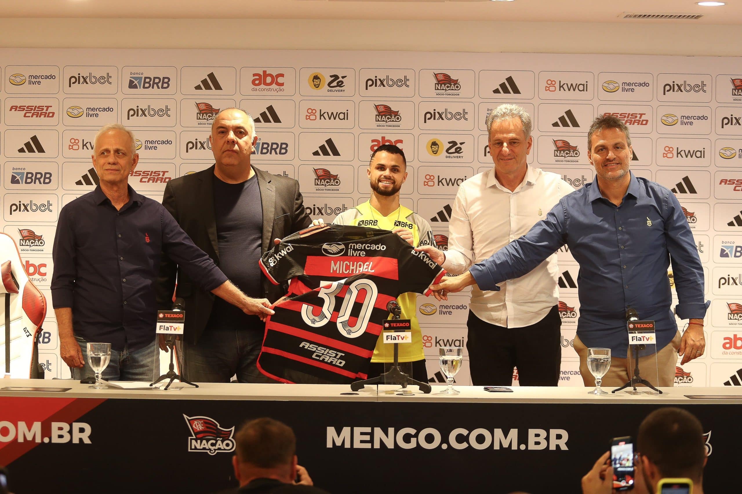 Flamengo deve finalizar janelas de 2024 com oito contratações - confira