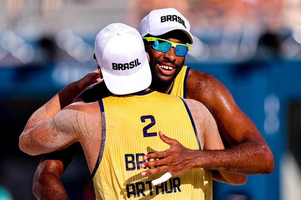 Flamenguista Evandro perde no vôlei de praia e está eliminado das Olimpíadas