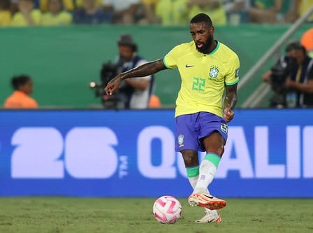 Veja os números de Gerson, Pulgar e Varela na rodada das Eliminatórias