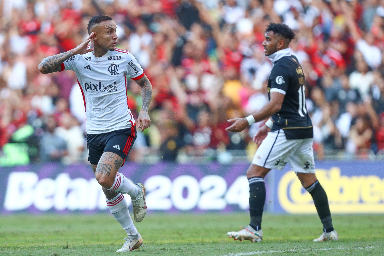 Goleada histórica - relembre como foi o clássico entre Flamengo e Vasco no primeiro turno