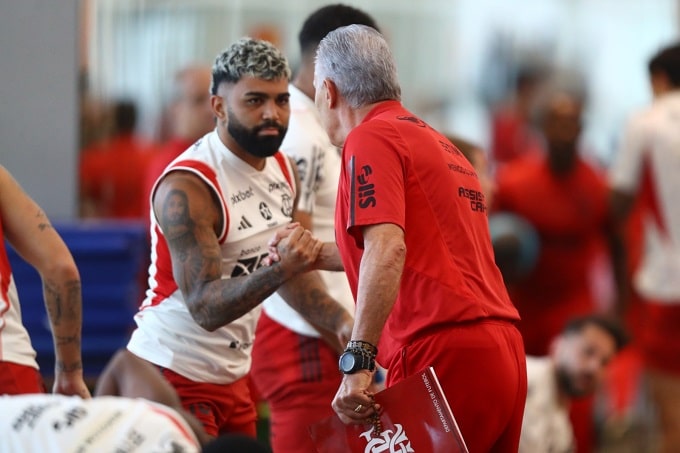 Ex-técnico do Flamengo se revolta com opção de Tite sobre Gabigol e dá "dica" para o atacante