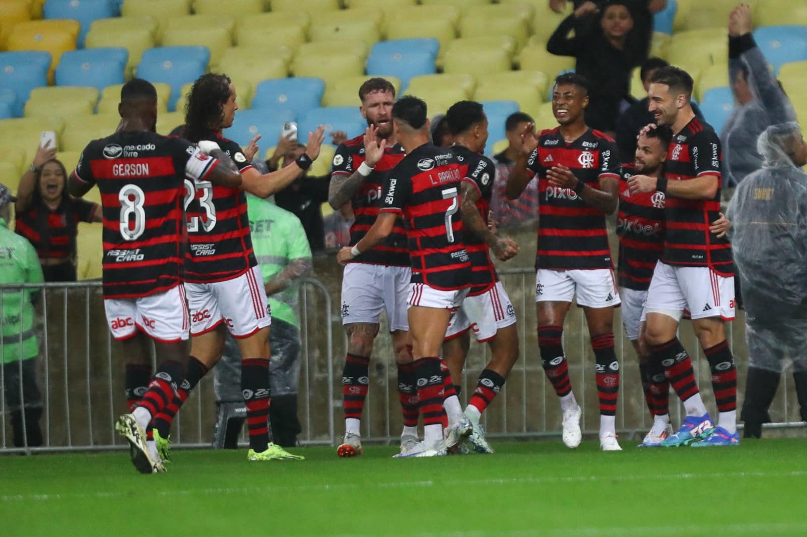 Qual a provável escalação do Flamengo para enfrentar o Peñarol nesta quinta-feira pela Libertadores?