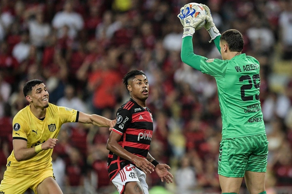 Flamengo perde para o Peñarol em casa e se complica na Libertadores