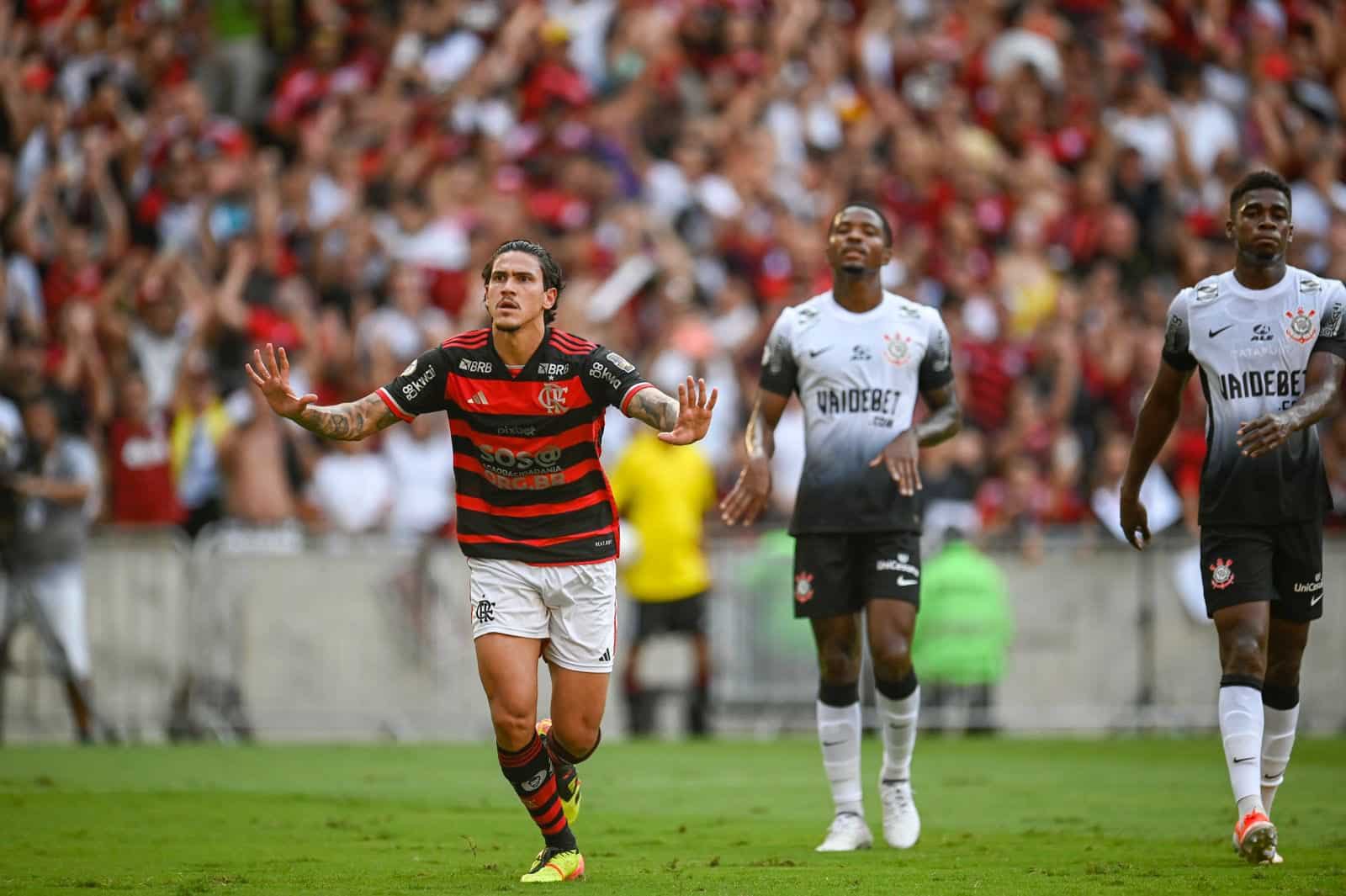 Com Pedro de titular, veja a provável escalação do Flamengo para encarar o Corinthians