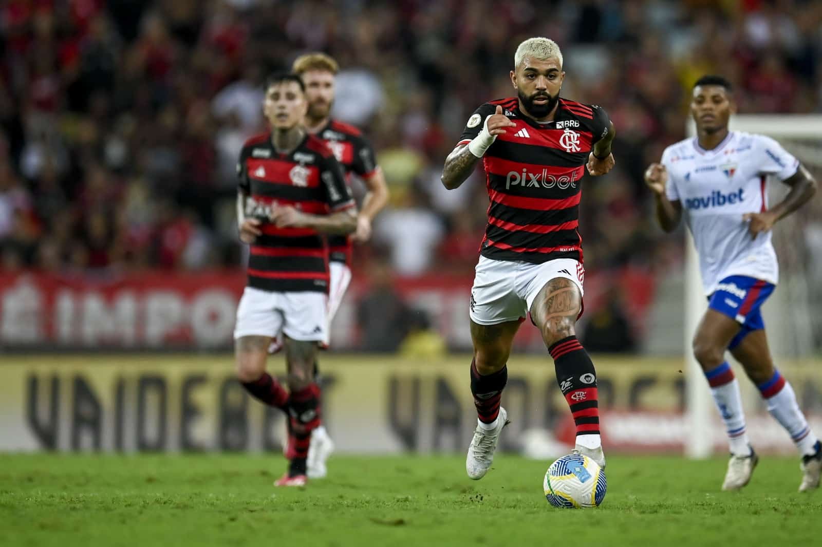 Com pouco prestígio, Gabigol é apenas o 19º jogador mais utilizado na era Tite - confira o ranking