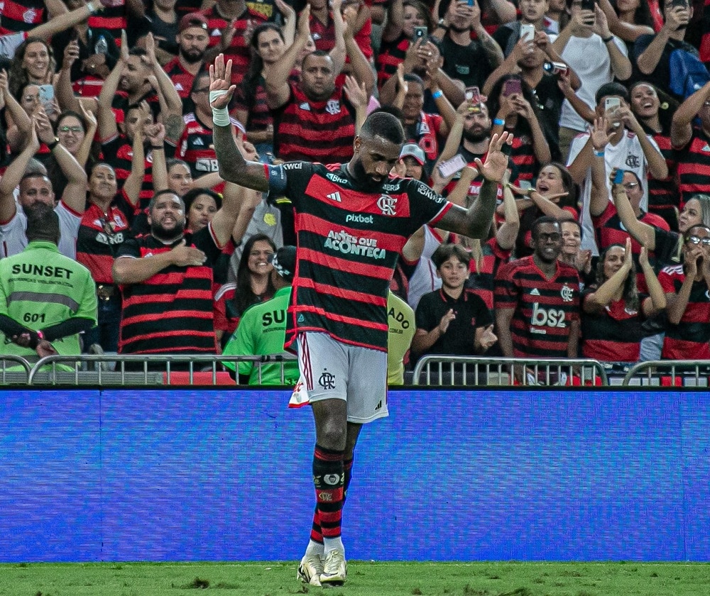 Gerson garante vitória do Flamengo nos minutos finais contra o Athletico - veja o gol do Coringa