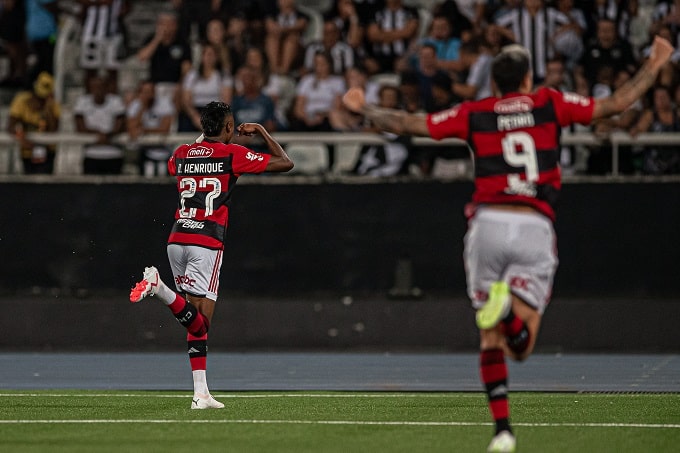 Titulares, Bruno Henrique e Pedro são carrascos do Corinthians pelo Flamengo