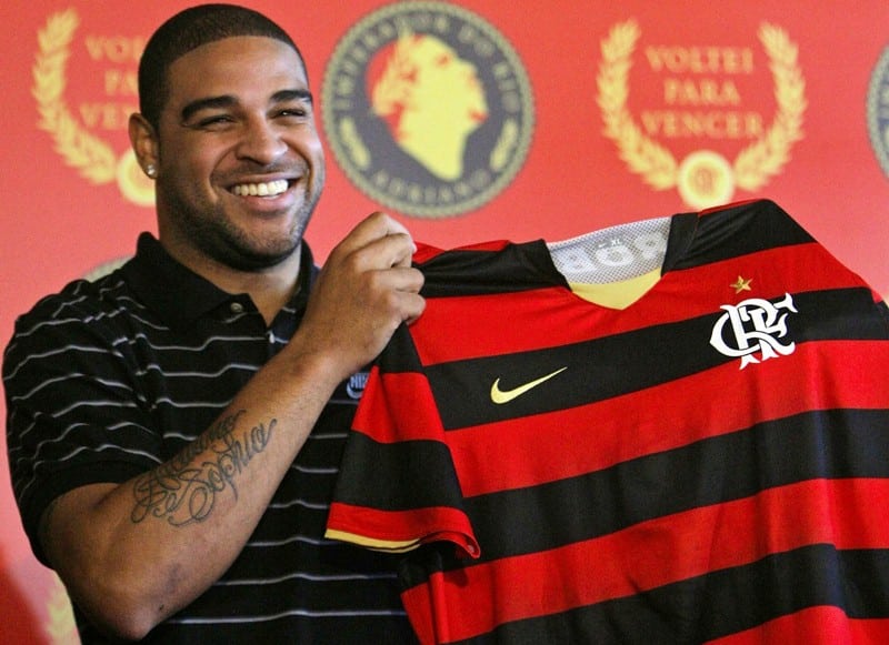 Adriano faz revelação sobre suposto acidente doméstico em 2009: "Mentira da porr@"