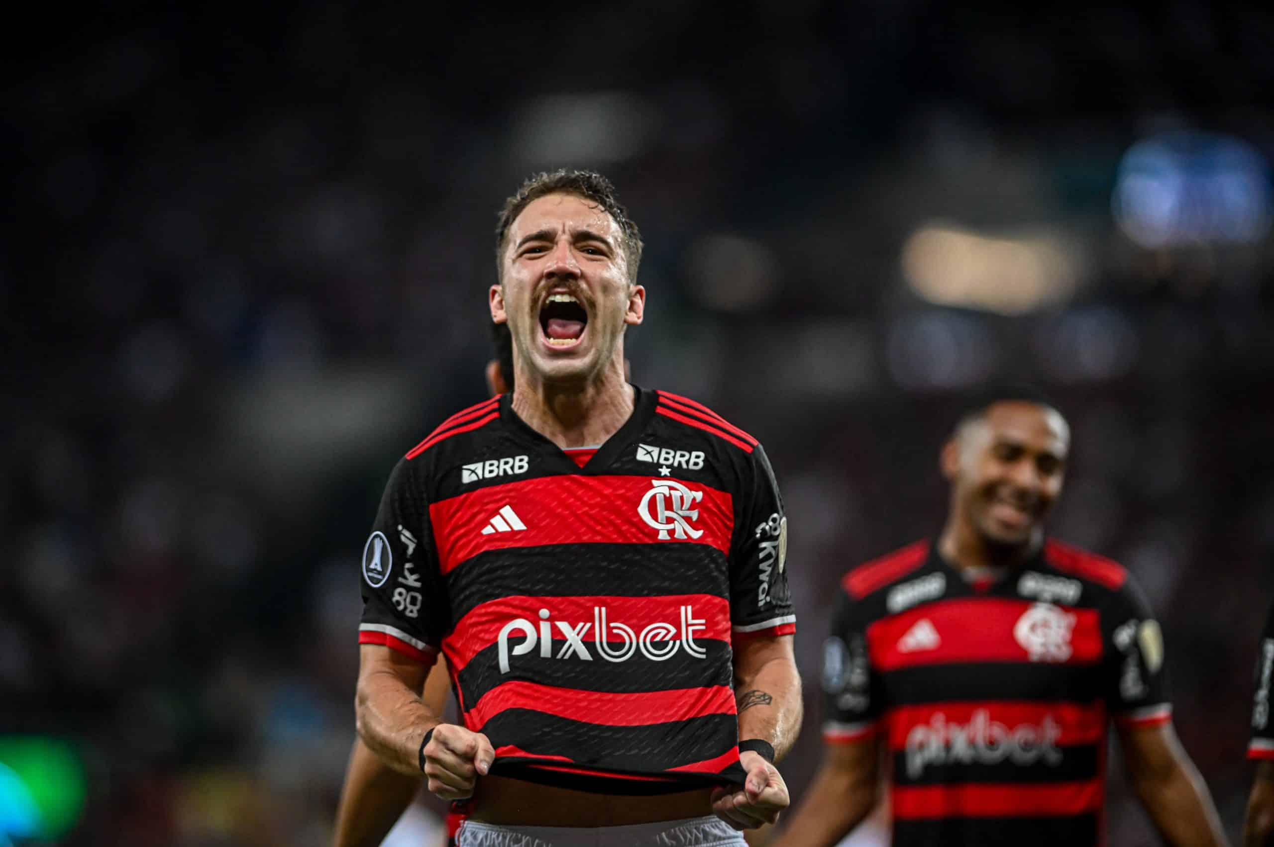 Após foto viralizada, Léo Ortiz explica relação de carinho com o Flamengo na infância: "Realização"