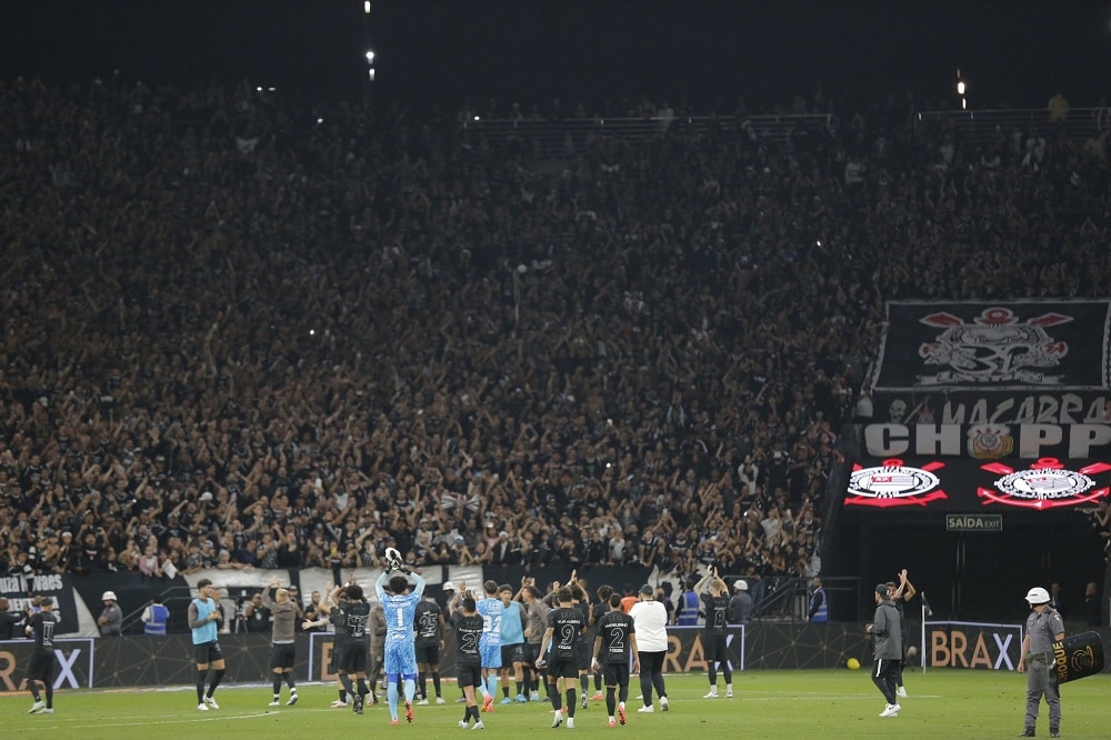 Polícia Militar pune organizadas do Corinthians por tentar invadir setor de torcedores do Flamengo