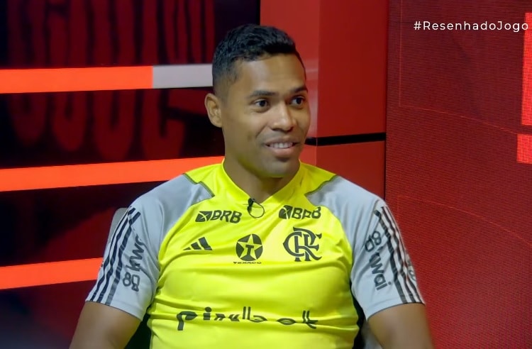 Alex Sandro comenta parceria com Bruno Henrique dentro de campo