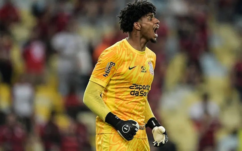 Grupo City tem interesse no goleiro Hugo Souza