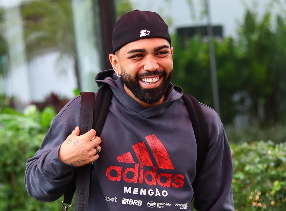 Pai de Gabigol alfineta Tite: "Meu filho voltou a sorrir"