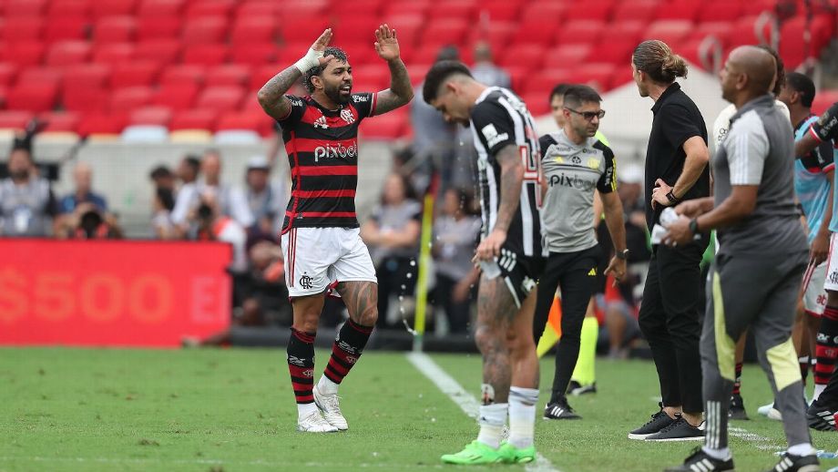 Flamengo x Atlético-MG: a discussão de Filipe Luís com Gabigol antes de gol do atacante na final