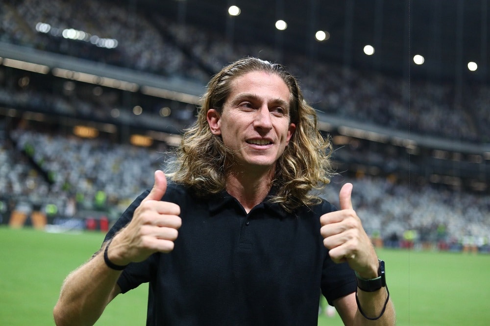 Primeiro título de Filipe Luís como treinador repercute na imprensa internacional