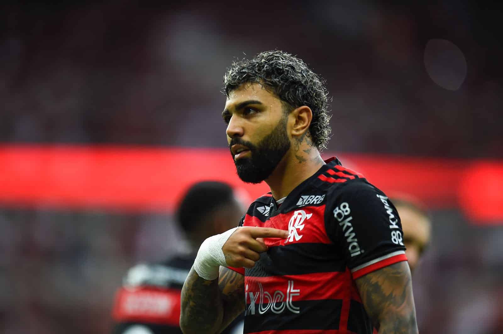 Em aniversário de 129 anos do Flamengo, Gabigol se declara ao Rubro-Negro: "Maior do mundo"