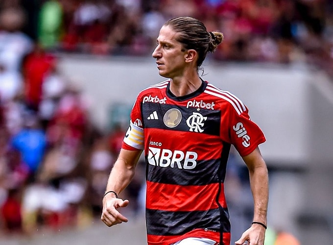 Filipe Luís reencontrará o Cuiabá, time que enfrentou em sua despedida como jogador - relembre