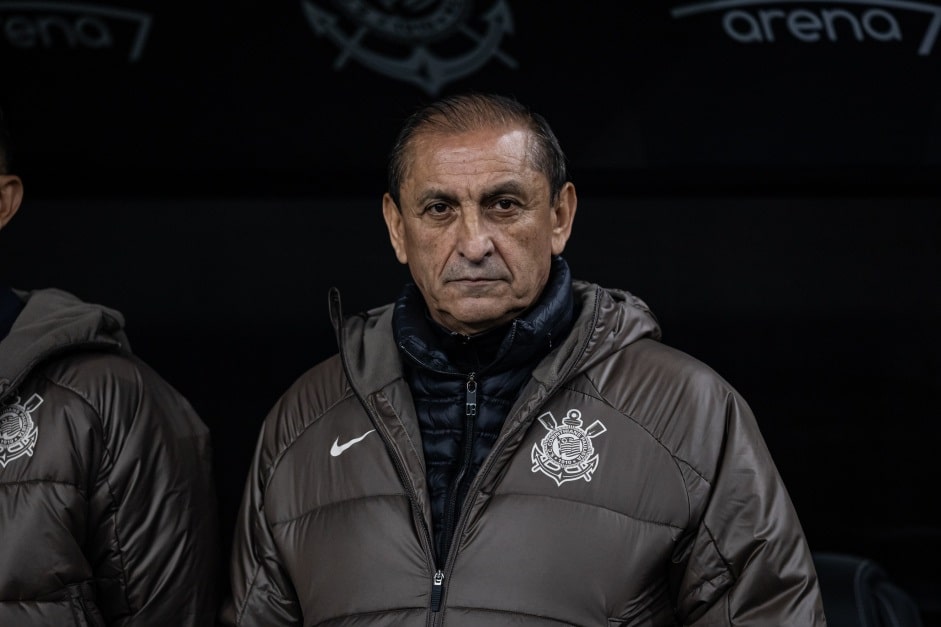 Derrota para o Flamengo na semifinal da Copa do Brasil ainda dói em Ramon Díaz, técnico do Corinthians