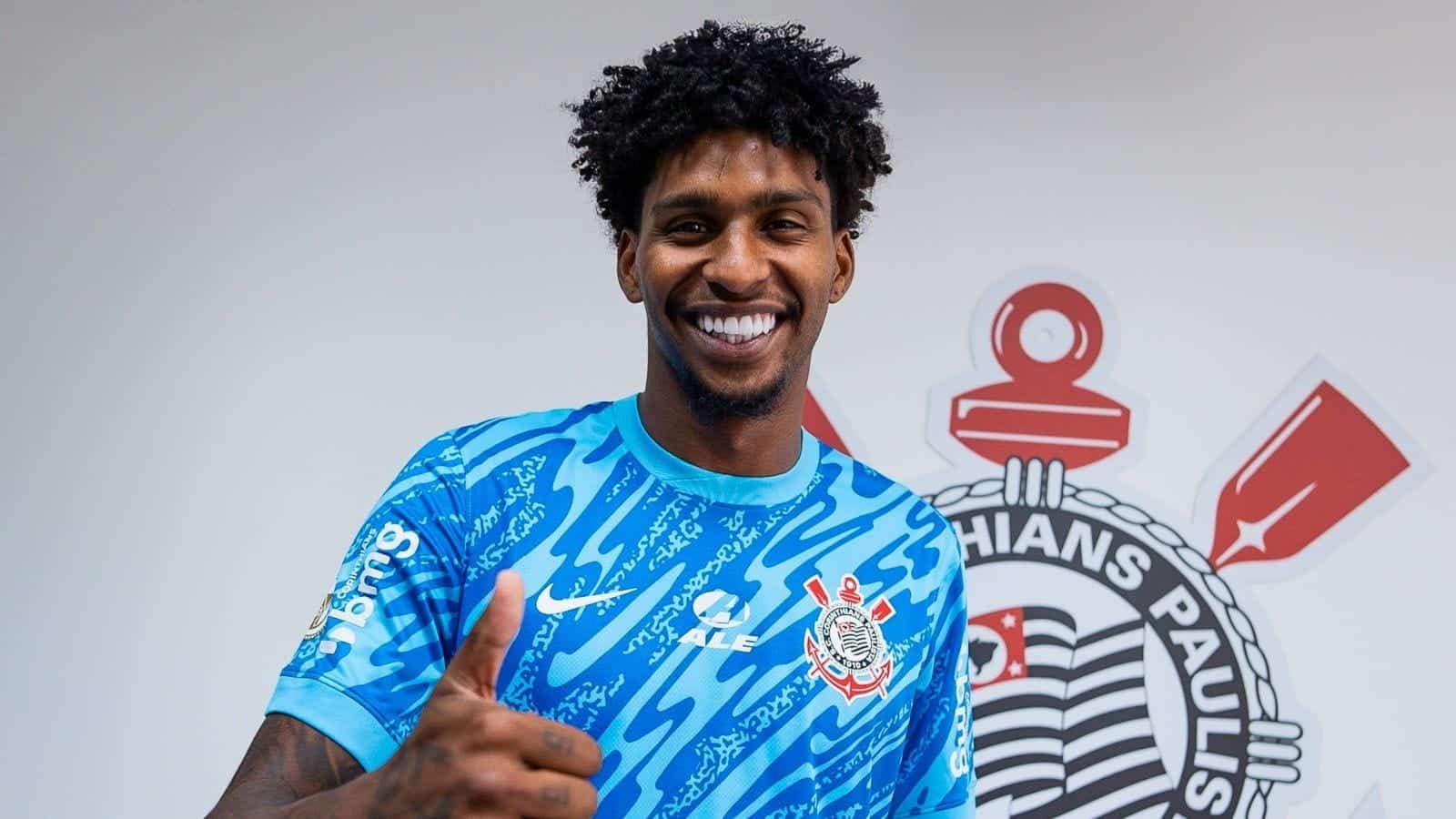 AGORA: Flamengo e Corinthians entram em acordo e novela Hugo Souza chega ao fim