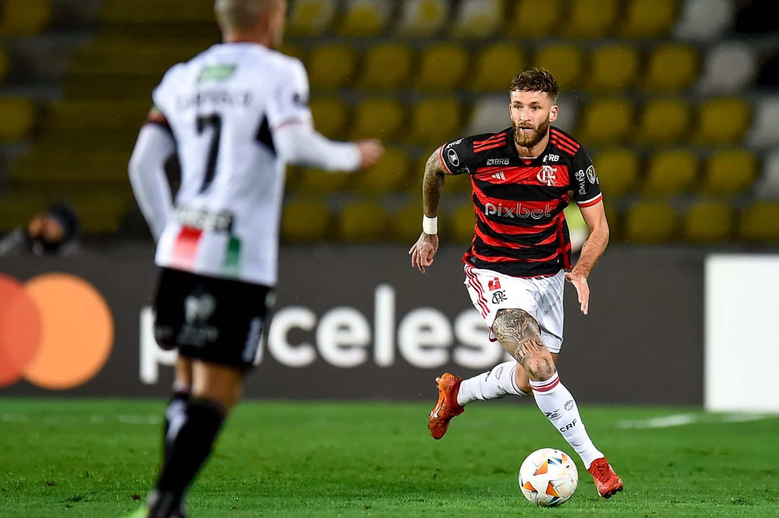 'Léo Pereira exalta atuação do Flamengo apesar de empate sem gols: "Finalizar de cabeça erguida"