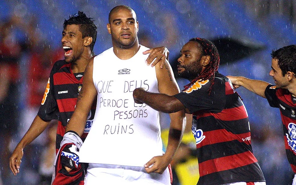 Ingressos para jogo de despedida de Adriano Imperador começam a ser vendidos nesta quinta-feira (28)