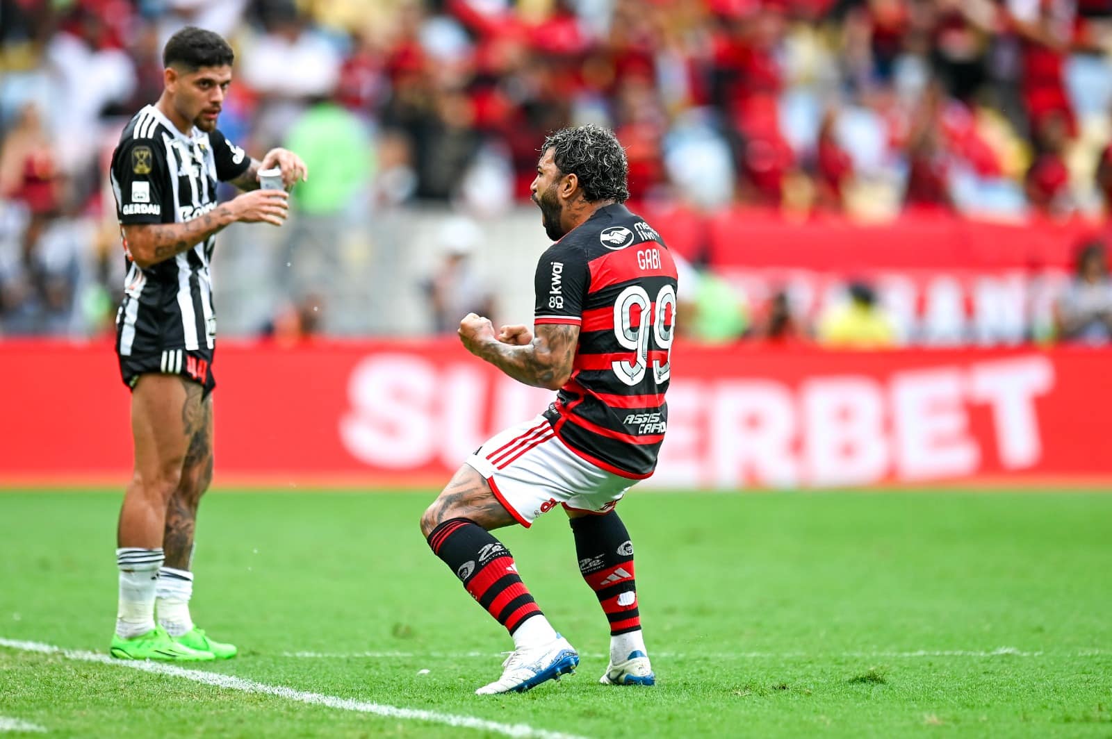 Com Gabigol protagonista, Flamengo vence o Atlético e fica mais perto do penta da Copa do Brasil