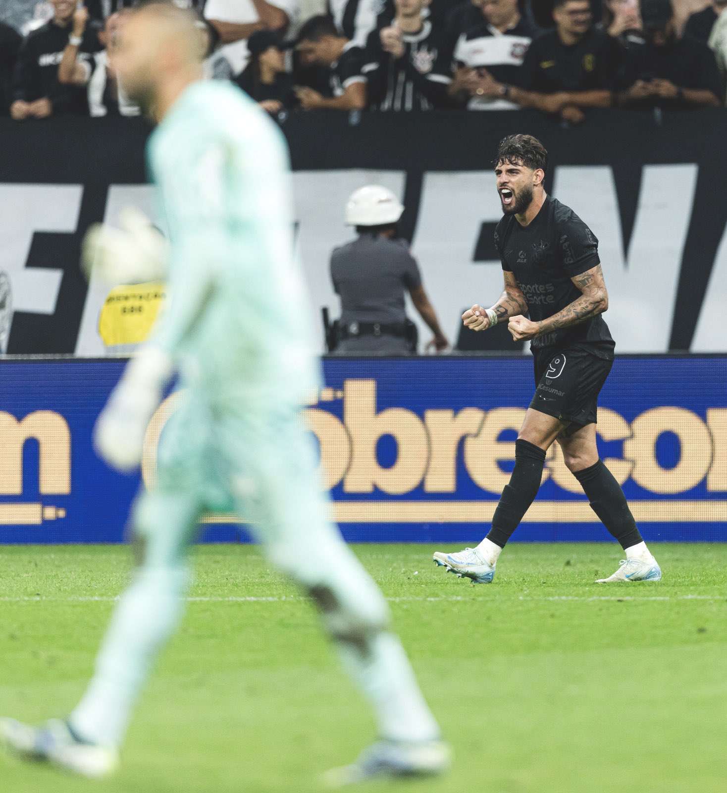 Palmeiras perde o clássico para o Corinthians e Flamengo ganha chance de diminuir diferença na tabela